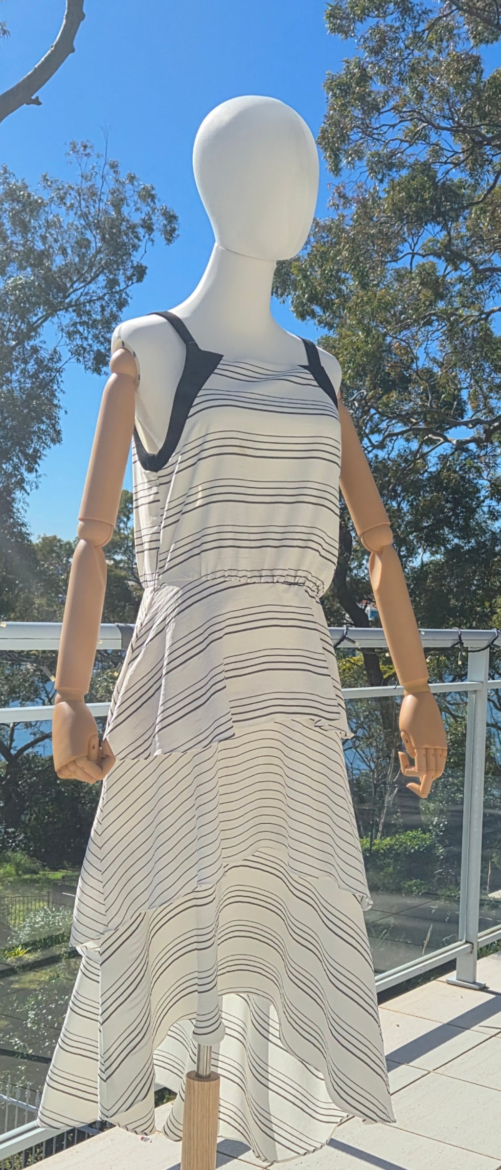 Cue sleeveless tiered midi dress - Size 10