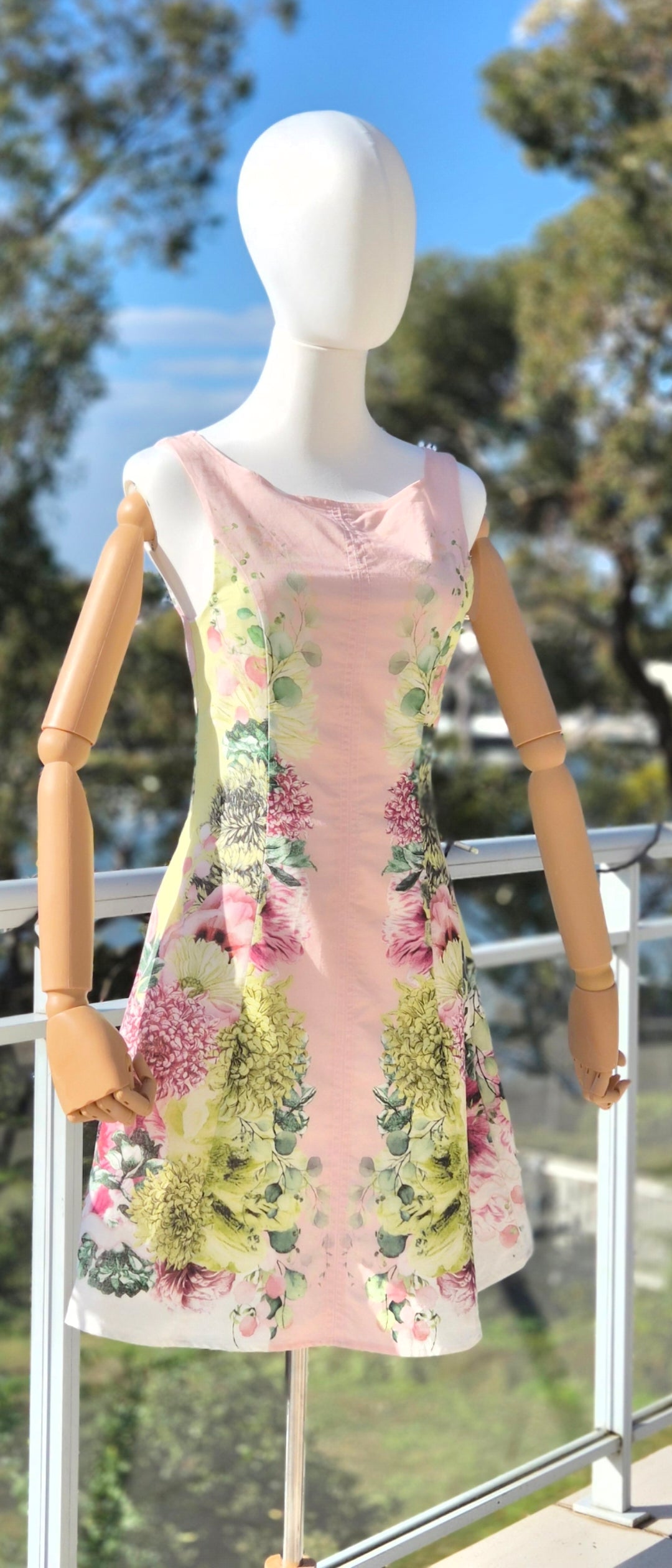Lilly Botanical Shift Mini Dress – Pink & Sorbet Floral - size 8
