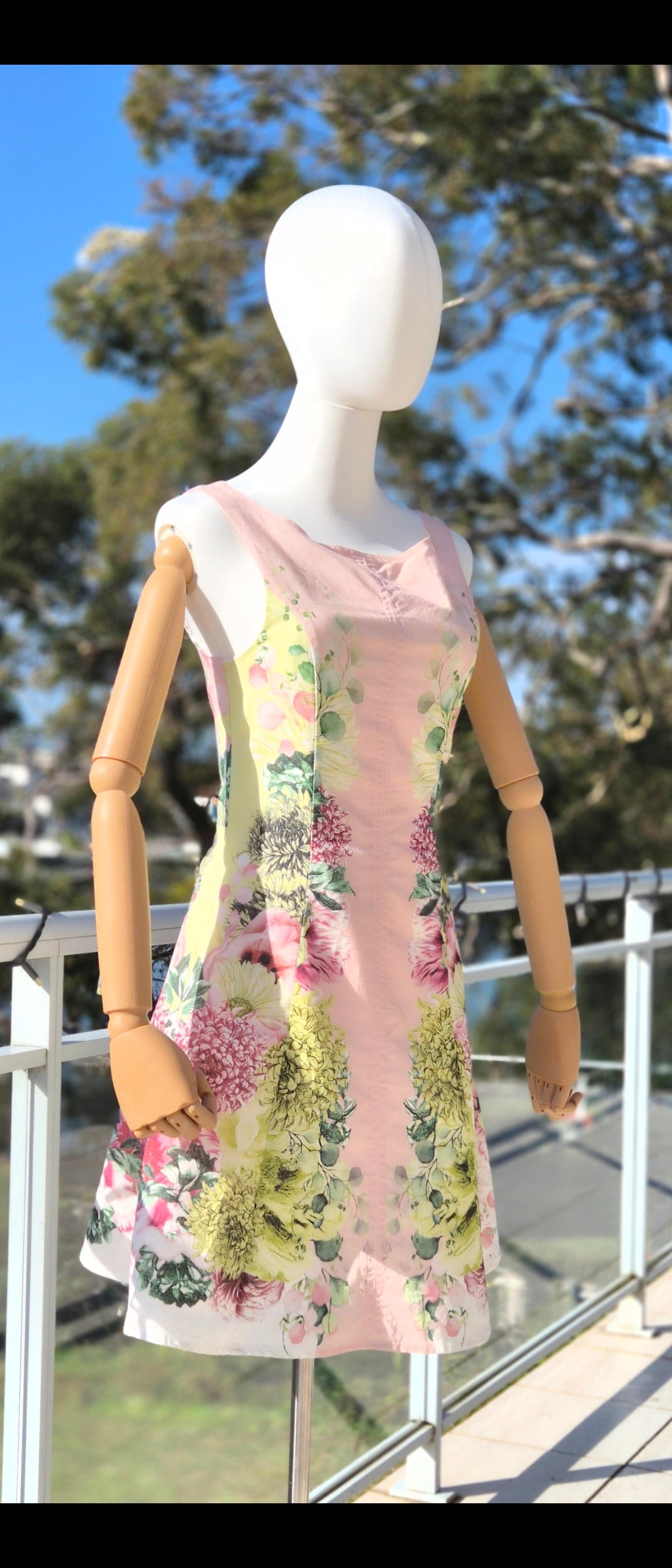 Lilly Botanical Shift Mini Dress – Pink & Sorbet Floral - size 8