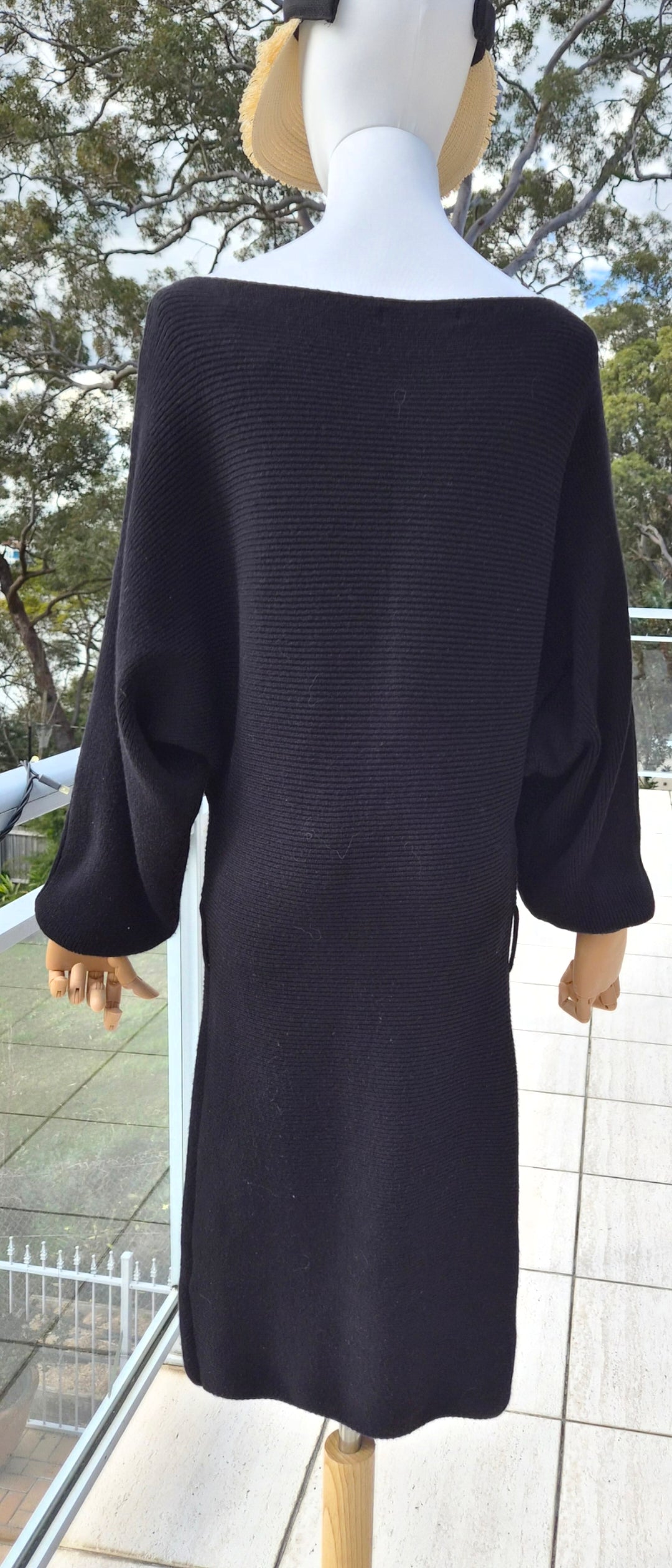 Black Fine Knit Boatneck Midi Dress - size L