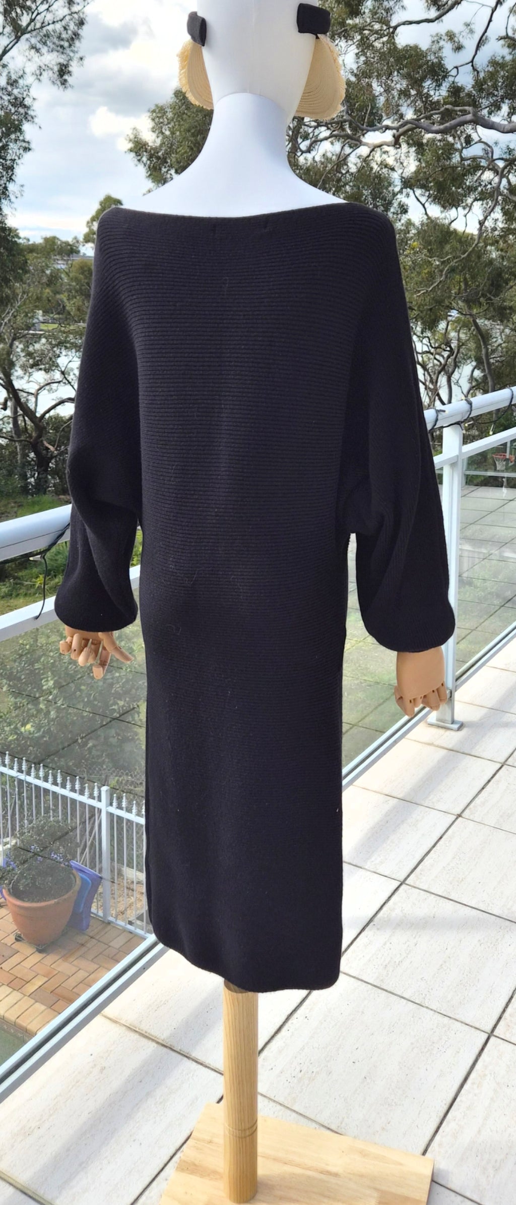 Black Fine Knit Boatneck Midi Dress - size L